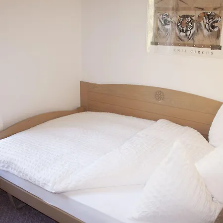 Valaisia Montana, A Faern Collection